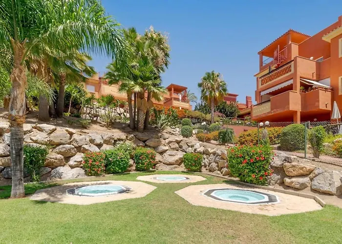 Stunning 5 Minutes From The And Golf! Marbella