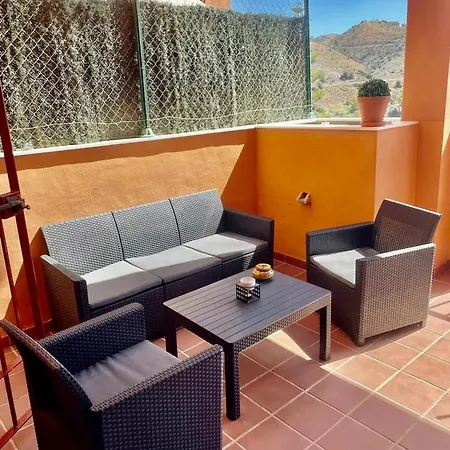 Apartment Stunning 5 Minutes From The And Golf! *