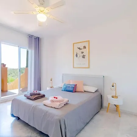 Stunning 5 Minutes From The And Golf! Apartment