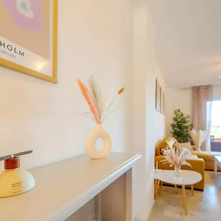 Stunning 5 Minutes From The And Golf! Apartment *