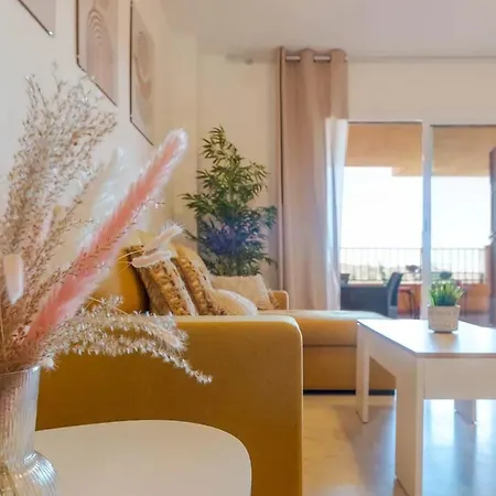 Apartment Stunning 5 Minutes From The And Golf!