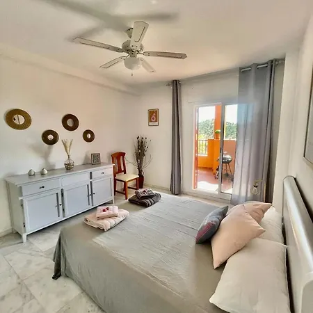 Apartment Stunning 5 Minutes From The And Golf! *