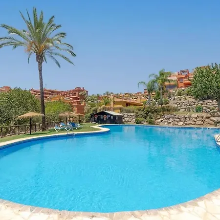 Stunning 5 Minutes From The And Golf! Apartment *