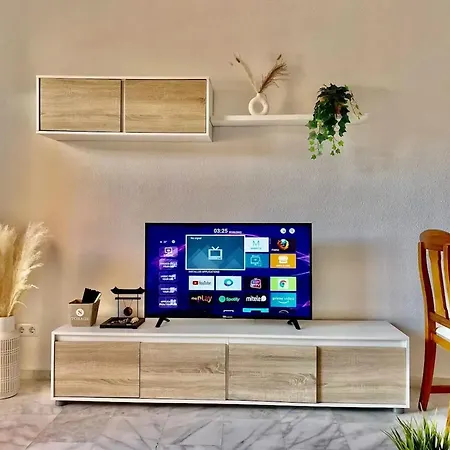 Apartment Stunning 5 Minutes From The And Golf! *